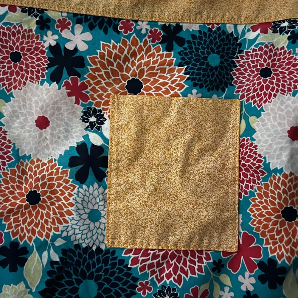 Handmade Apron - Picture 3 of 3